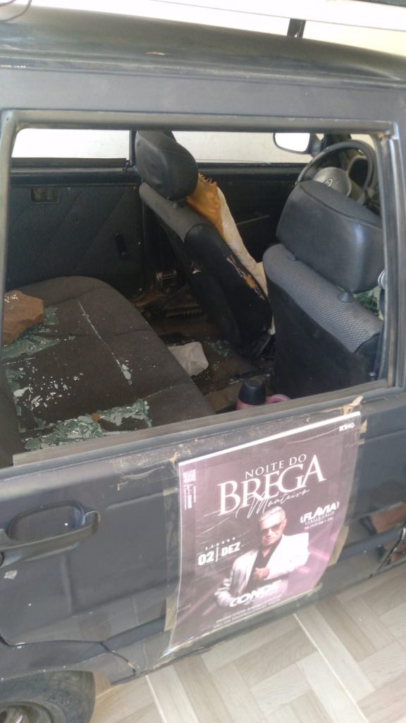 WhatsApp-Image-2023-11-19-at-13.57.38-1-576x1024 Ataque de fúria: homem quebra vidros do veículo de “Véi do carro de som” em Monteiro